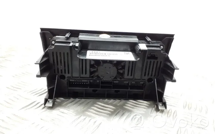 Audi Q3 8U Climate control unit 8U0820043D