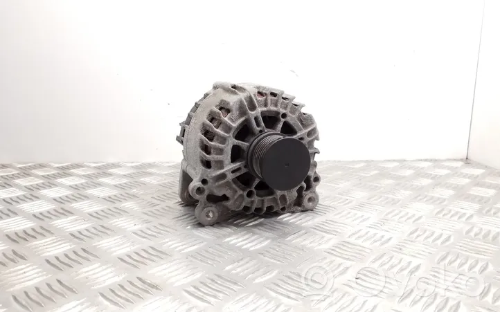 Volkswagen PASSAT B8 Generatore/alternatore 03L903023L