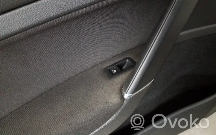 Volkswagen Golf VII Boczki / Poszycie drzwi przednich 5G4867011