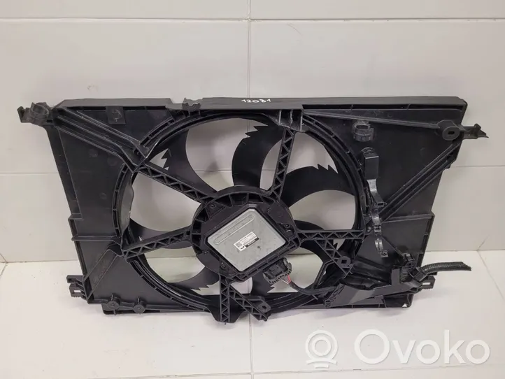Toyota RAV 4 (XA50) Elektrinis radiatorių ventiliatorius 