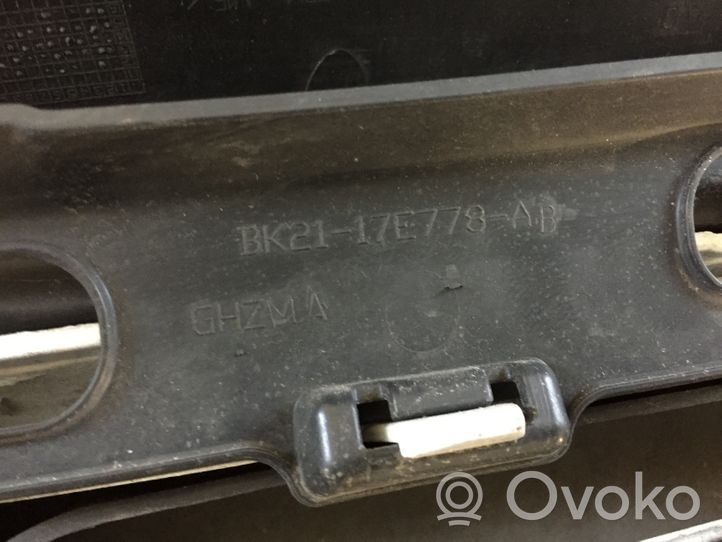 Ford Transit Griglia superiore del radiatore paraurti anteriore BK2117K819