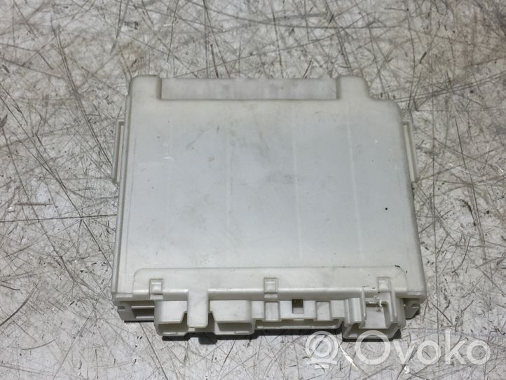 Toyota Yaris Relais de batterie fusible 8264152020