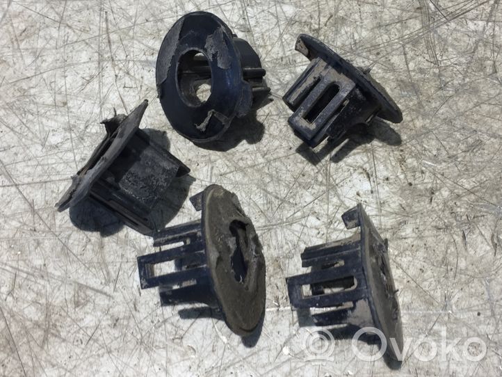 Audi A4 S4 B8 8K Supporto posteriore per il sensore di parcheggio (PDC) 8K0919268F