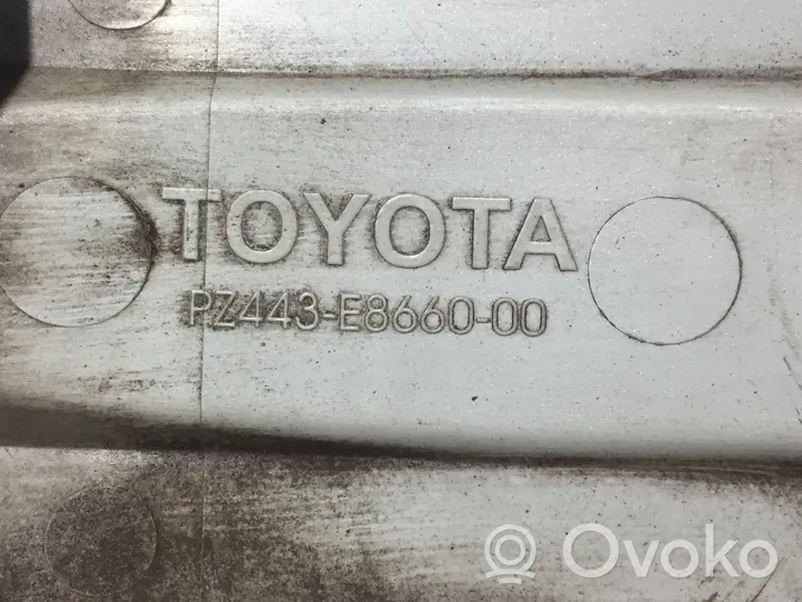 Toyota Avensis T270 Kołpaki nieoryginalne R16 PZ443E866000