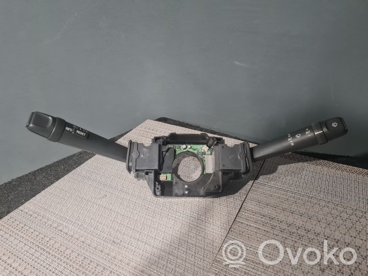 Volvo S80 Interruptor/palanca de limpiador de luz de giro 9472765