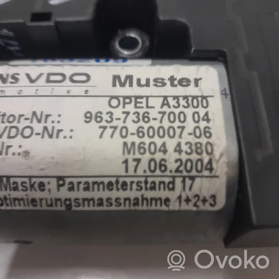 Opel Astra H Silnik składanego dachu 7706000706