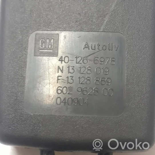 Opel Astra H Klamra tylnego pasa bezpieczeństwa 401266978