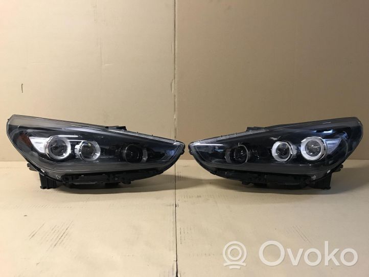 Hyundai i30 Set di fari/fanali 