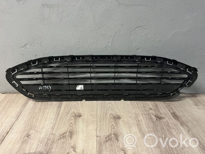 Ford Fiesta Grille calandre supérieure de pare-chocs avant H1BB-8200-B