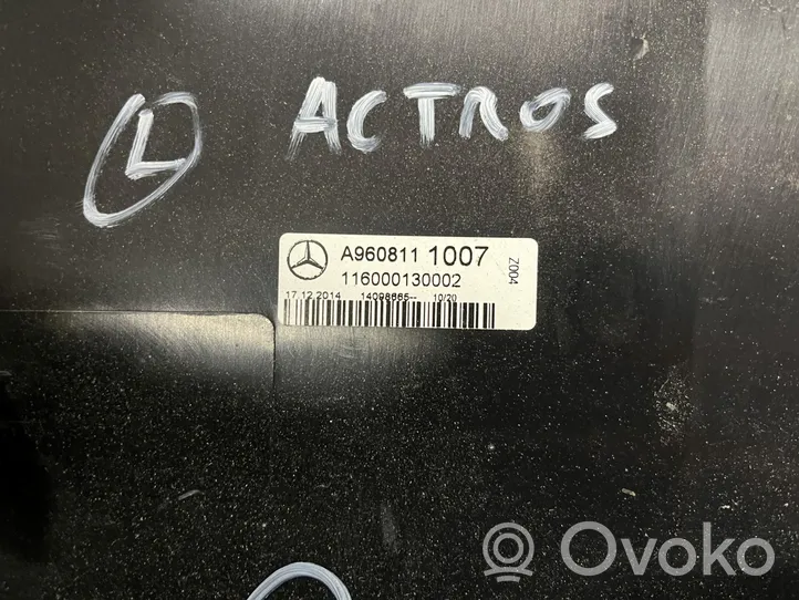 Mercedes-Benz Actros Obudowa lusterka zewnętrznego drzwi przednich A9608111007