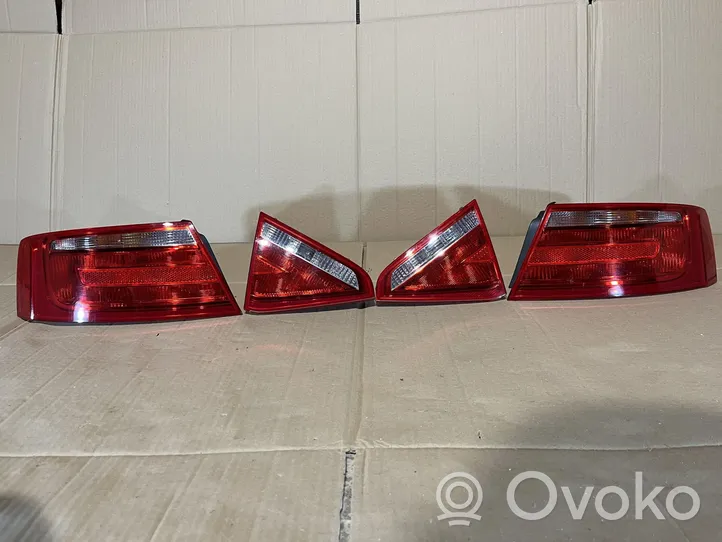 Audi A5 8T 8F Lampa zderzaka tylnego 8T0945096