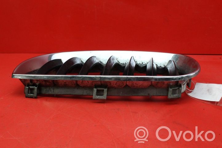 BMW X3 E83 Grille de calandre avant 03402913