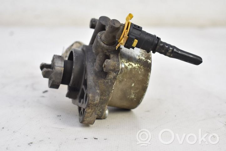 Opel Corsa D Vacuum pump 73501167