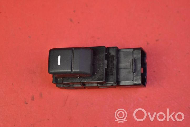 Land Rover Discovery 3 - LR3 Electric window control switch YUD501070PVJ