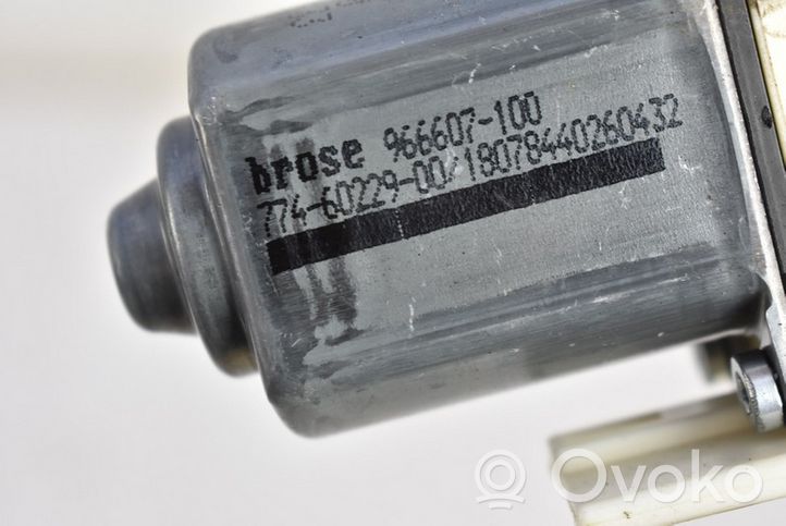 Audi A4 S4 B8 8K Elektryczny podnośnik szyby drzwi tylnych 8K0839462