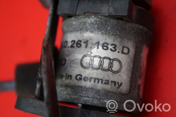 Audi A4 S4 B8 8K Polttoainesäiliön pumppu 8K0261163D