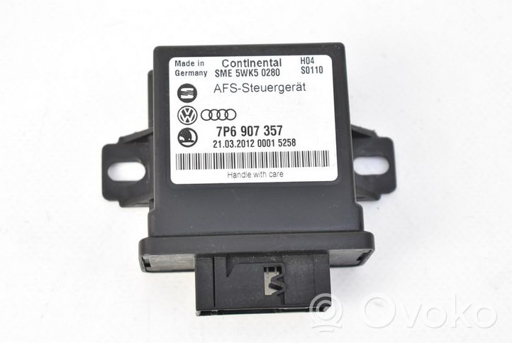 Volkswagen Touareg II Relay mounting block 7P6907530C