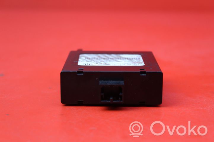 Volkswagen Eos Relay mounting block 1Q0951172A