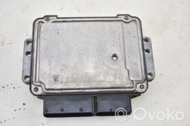 Hyundai i30 Rėlių montavimo blokas 0281016491