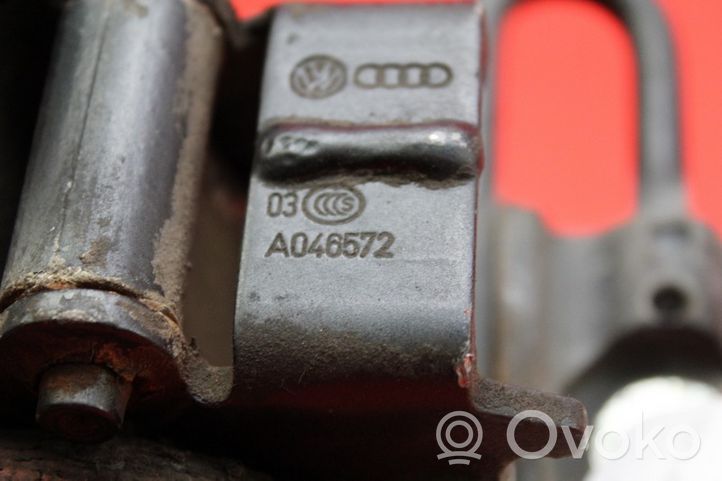 Audi Q7 4L Set di cerniere portiera anteriore 8E0831412E