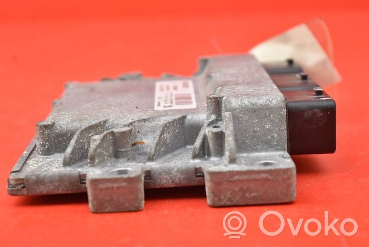 Renault Twingo II Relay mounting block 8200774747