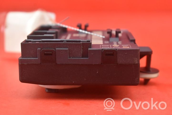 Audi Q7 4L Relay mounting block 4F0959792R