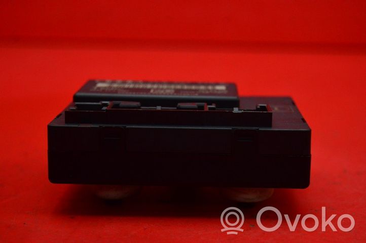 Audi Q7 4L Relay mounting block 4L0907290