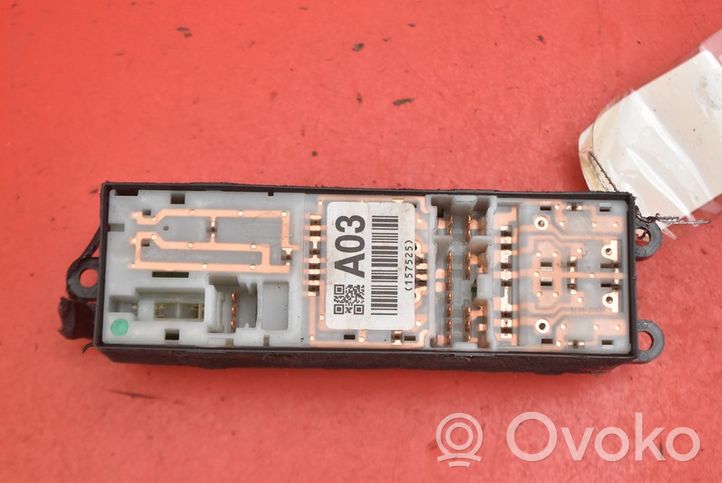 Subaru Outback Interruptor del elevalunas eléctrico 157525