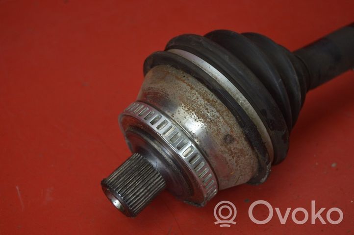 Audi A4 S4 B5 8D Priekšējā pusass 8D0407272