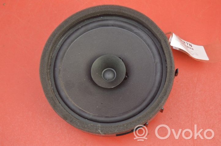 Mitsubishi Lancer VIII Subwoofer-bassokaiutin 8720A017