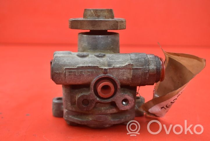 Volkswagen Bora Ohjaustehostimen pumppu 1J0422154B