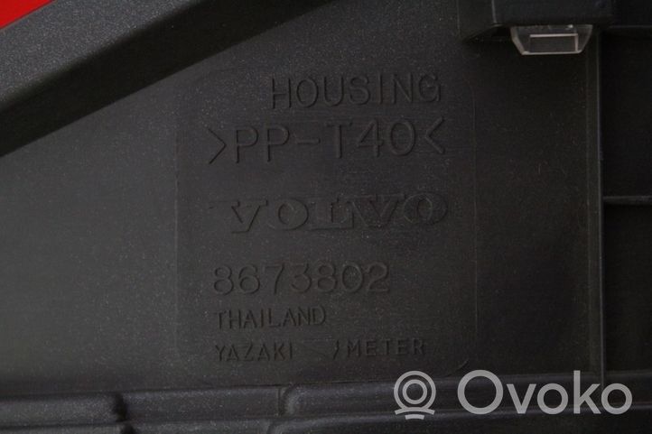 Volvo V70 Nopeusmittari (mittaristo) 30746097