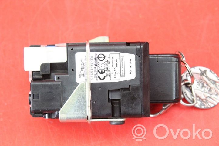 Toyota Corolla Verso E121 Ignition lock 626399-000