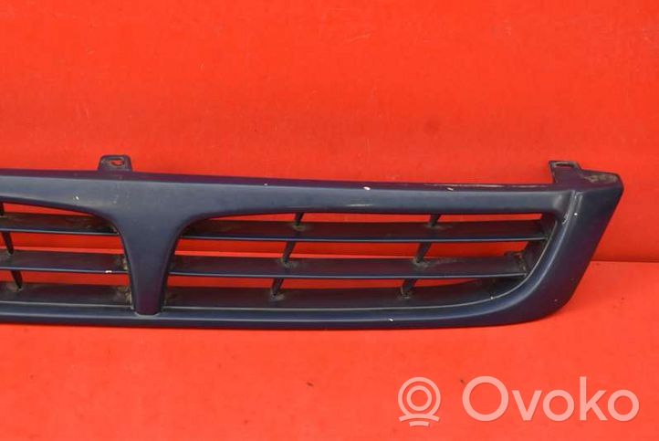 Toyota Carina T210 Grille de calandre avant TOYOTA