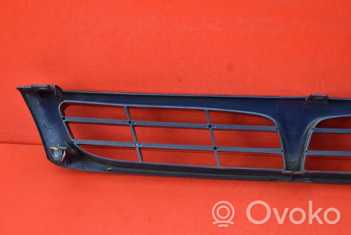 Toyota Carina T210 Grille de calandre avant TOYOTA