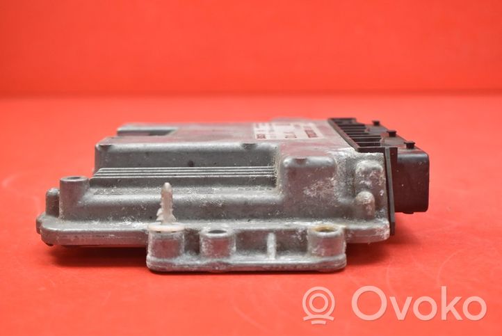 Volvo C30 Unité de commande, module ECU de moteur 31211076