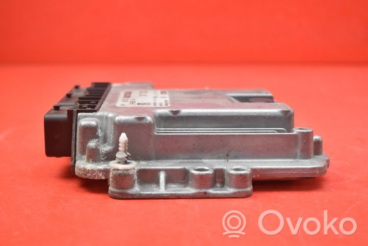 Volvo C30 Unité de commande, module ECU de moteur 31211076