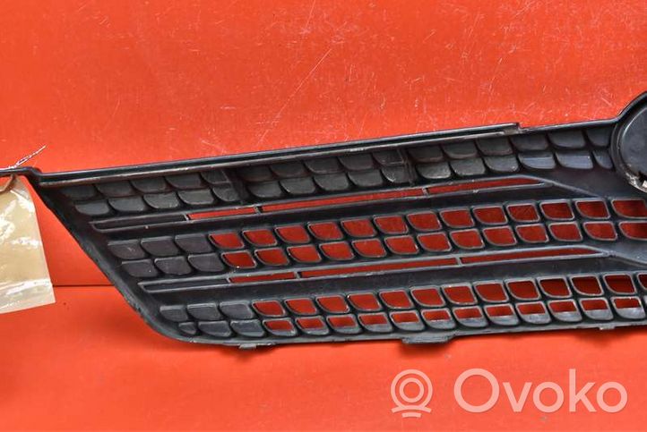 Toyota Corolla Verso E121 Atrapa chłodnicy / Grill 53111-13240