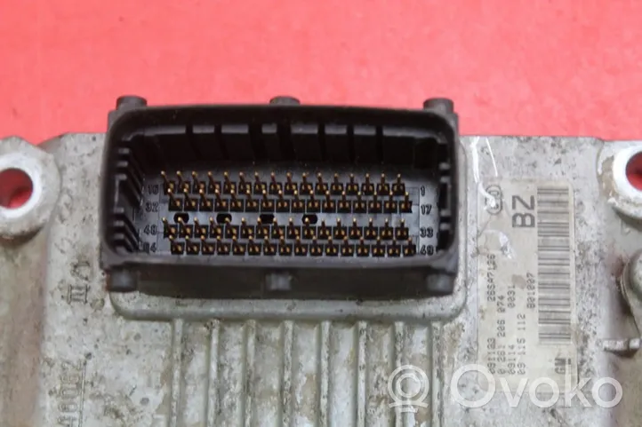 Opel Corsa C Komputer / Sterownik ECU silnika 