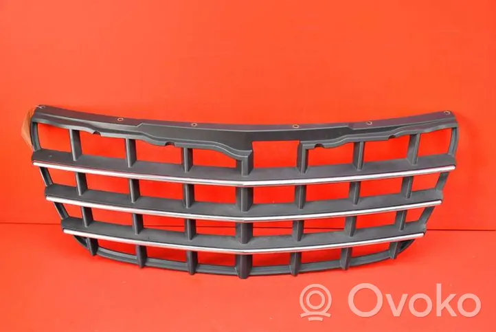 Chrysler Pacifica Atrapa chłodnicy / Grill 05113082AB