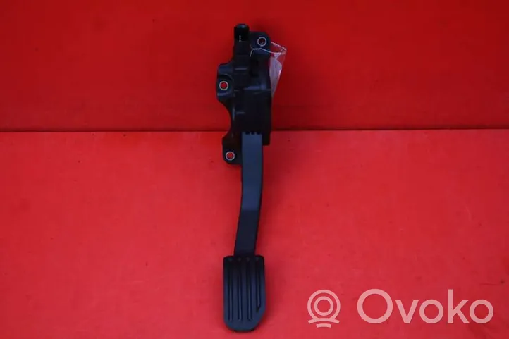 Volvo V60 Accelerator throttle pedal 31329061