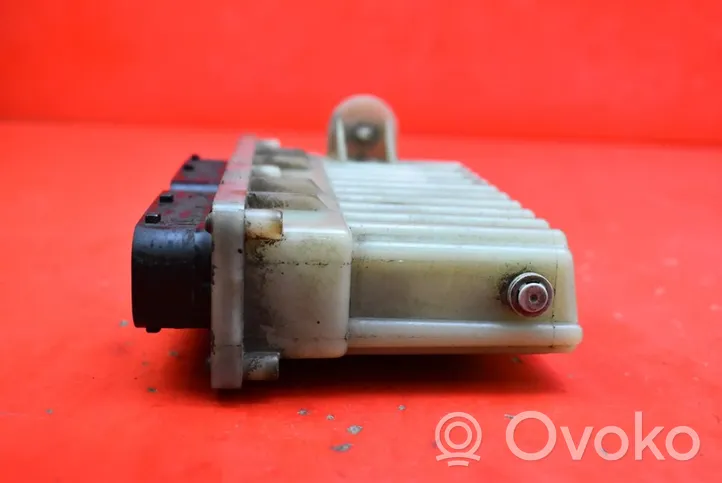 Opel Astra H Relay mounting block 24456733