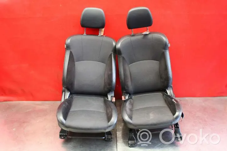 Mitsubishi Outlander Seat set MITSUBISHI