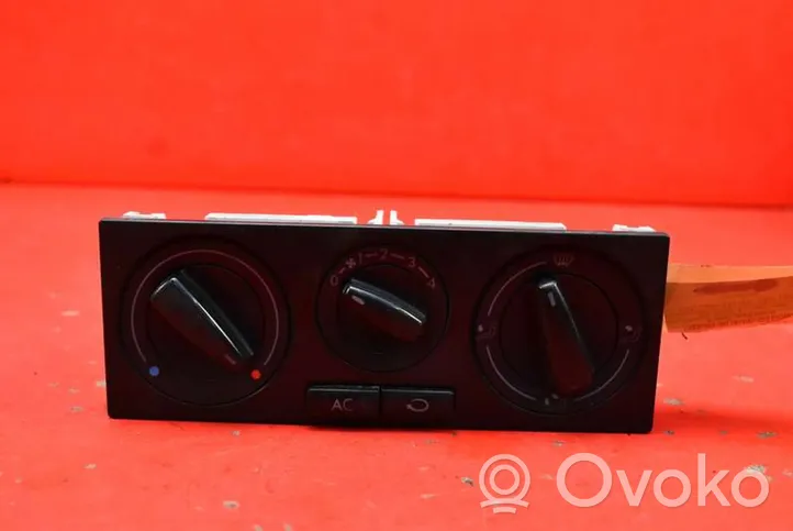Volkswagen Golf IV Oro kondicionieriaus/ klimato/ pečiuko valdymo blokas (salone) 1J0820045K