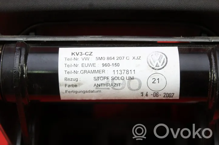Volkswagen Golf V Tunel środkowy 5M0864207C