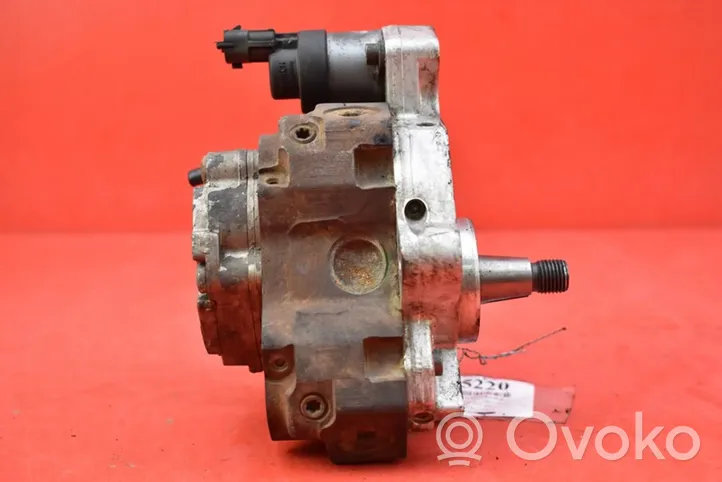 Opel Vivaro Fuel injection high pressure pump 8200108225