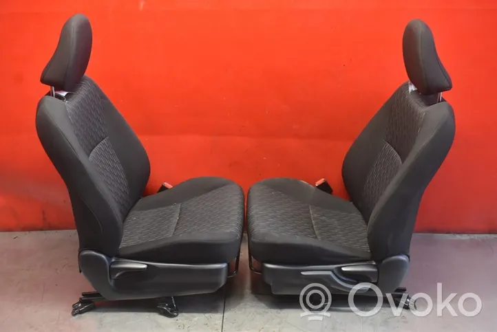 Toyota Yaris Juego del asiento TOYOTA