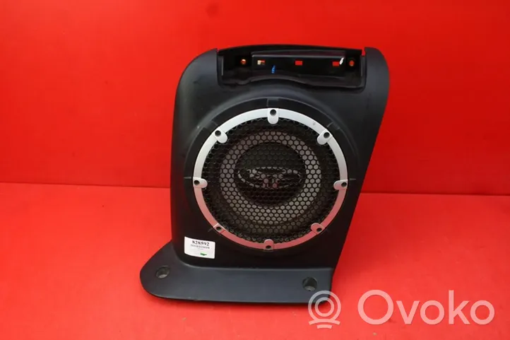 Mitsubishi Outlander Subwoofer-bassokaiutin 8720A012