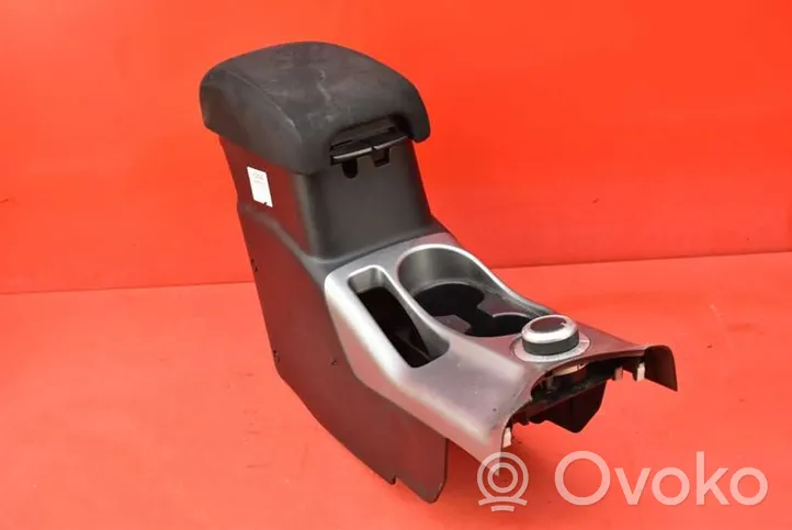 Mitsubishi Outlander Center console 8011A083