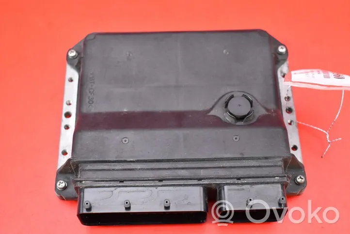 Toyota Avensis T270 Unidad de control/módulo ECU del motor 89661-05D50